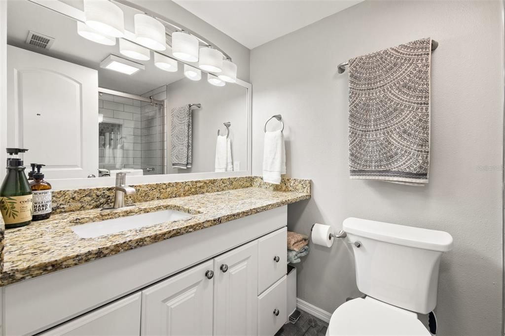 For Sale: $219,500 (2 beds, 2 baths, 982 Square Feet)