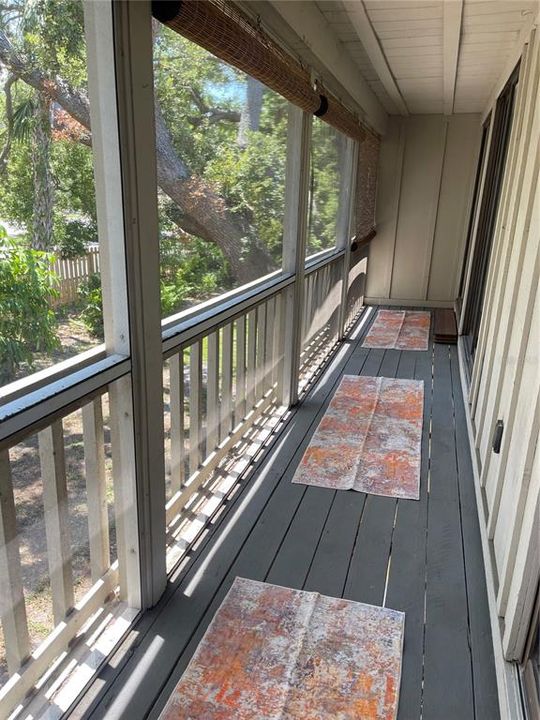 For Sale: $219,500 (2 beds, 2 baths, 982 Square Feet)