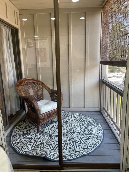 For Sale: $219,500 (2 beds, 2 baths, 982 Square Feet)