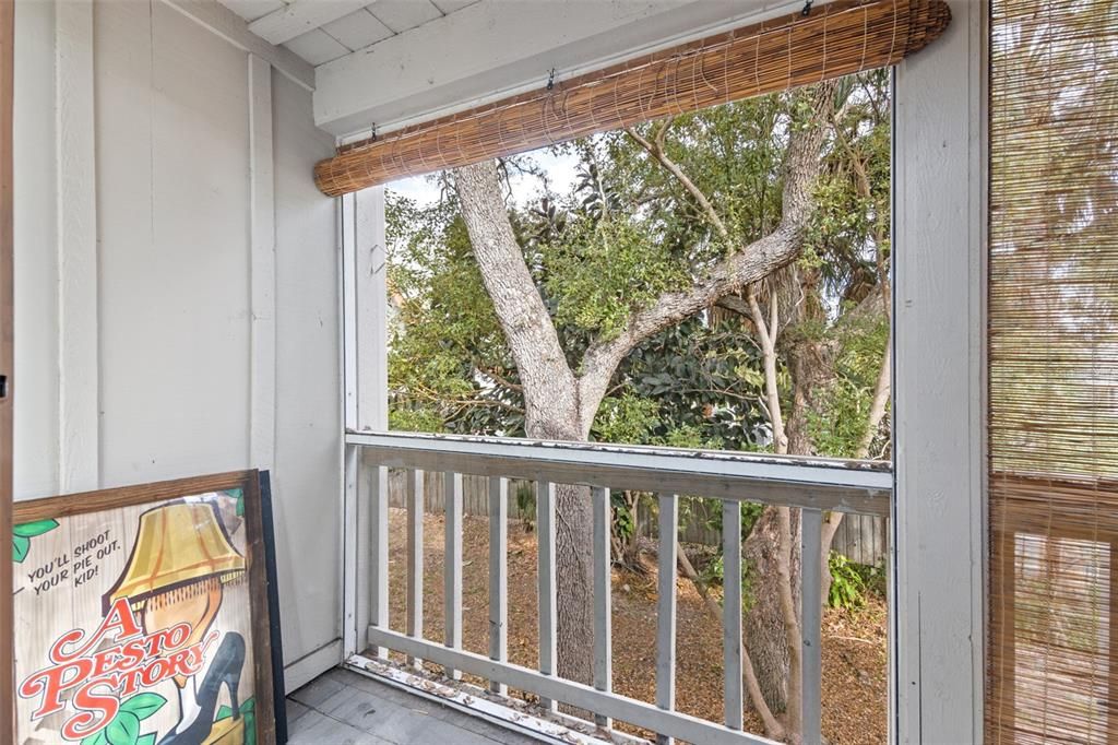 For Sale: $219,500 (2 beds, 2 baths, 982 Square Feet)