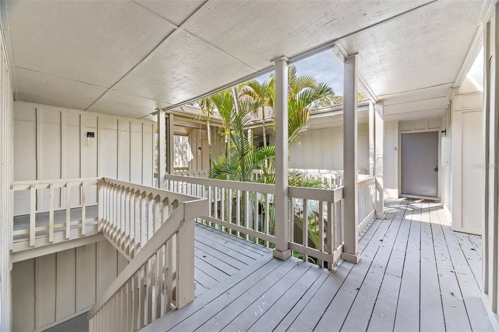 For Sale: $219,500 (2 beds, 2 baths, 982 Square Feet)