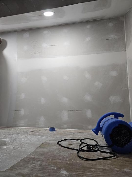 For Sale: $219,500 (2 beds, 2 baths, 982 Square Feet)