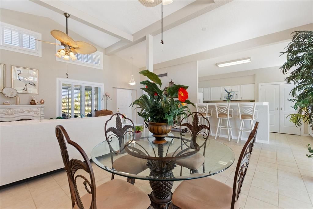 На продажу: $475,000 (3 спален, 3 ванн, 2041 Квадратных фут)