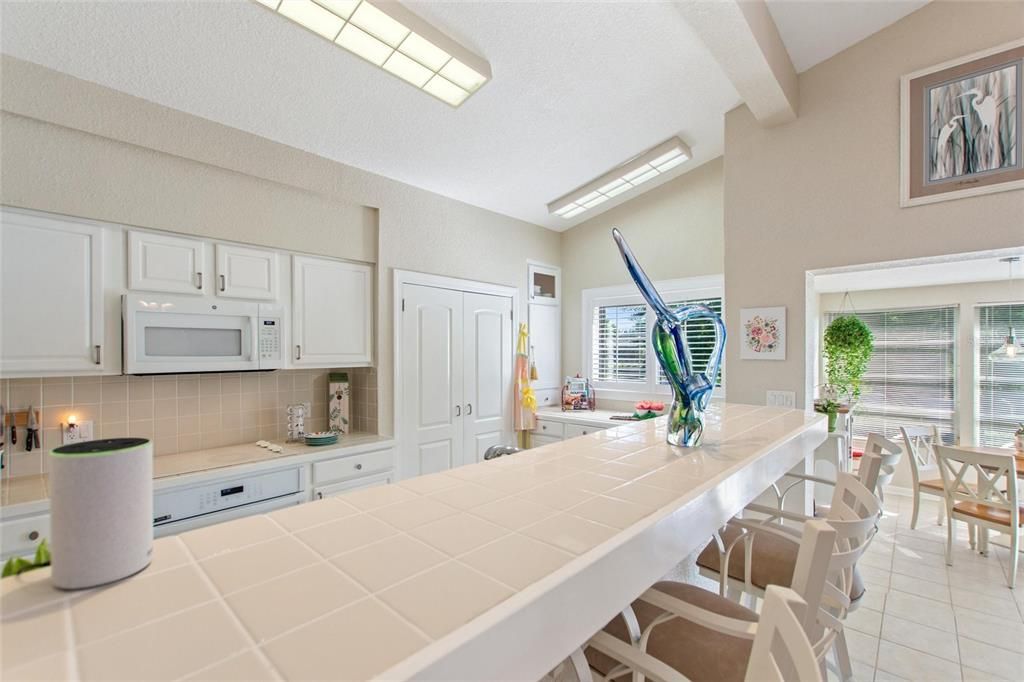 На продажу: $475,000 (3 спален, 3 ванн, 2041 Квадратных фут)