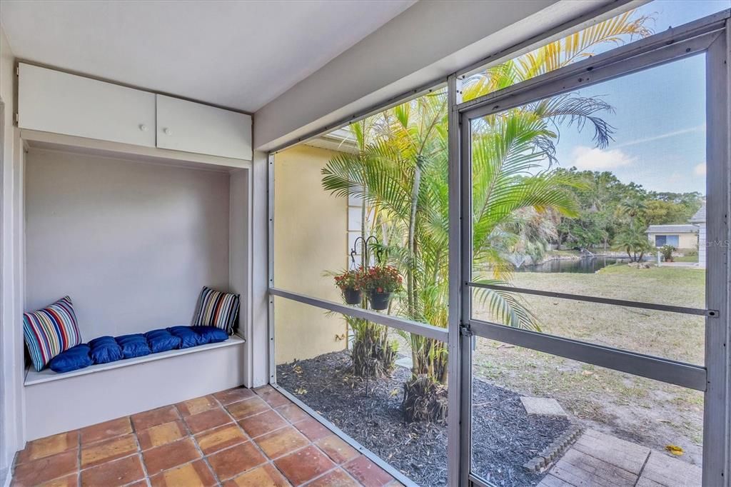 For Sale: $225,000 (2 beds, 1 baths, 1022 Square Feet)