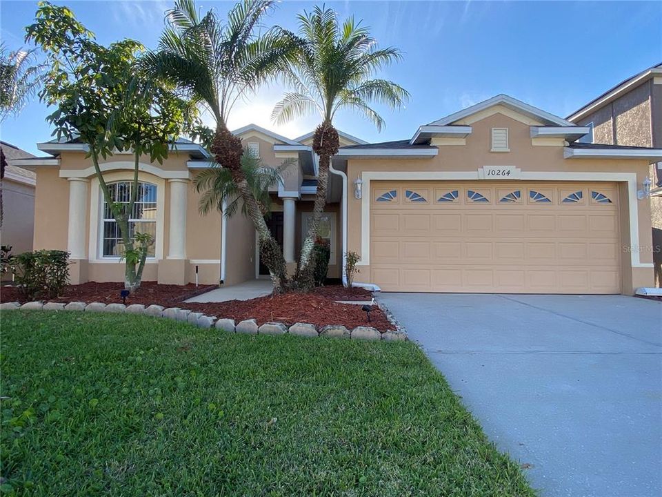 Recently Rented: $2,600 (4 beds, 2 baths, 1665 Square Feet)