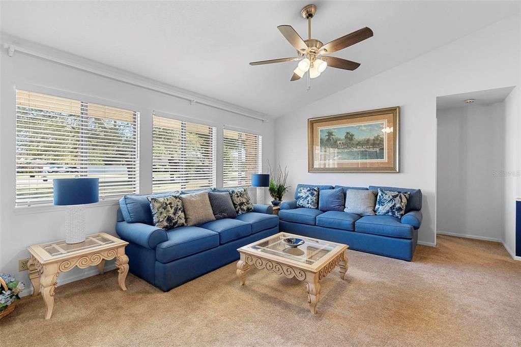 En Venta: $460,000 (3 camas, 2 baños, 2943 Pies cuadrados)