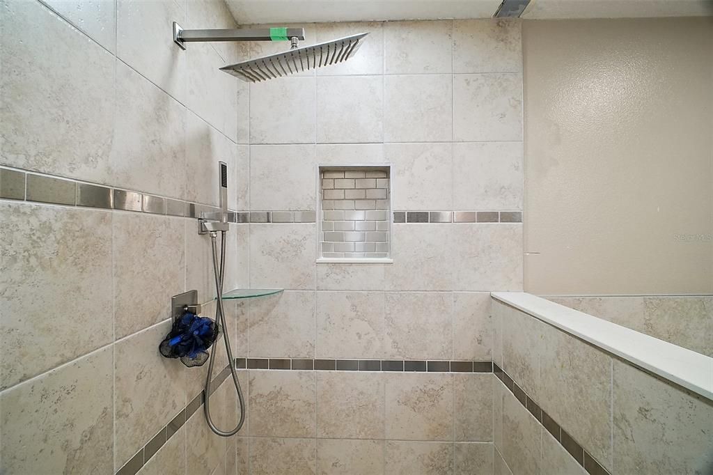 待售: $319,000 (4 贝兹, 2 浴室, 1772 平方英尺)