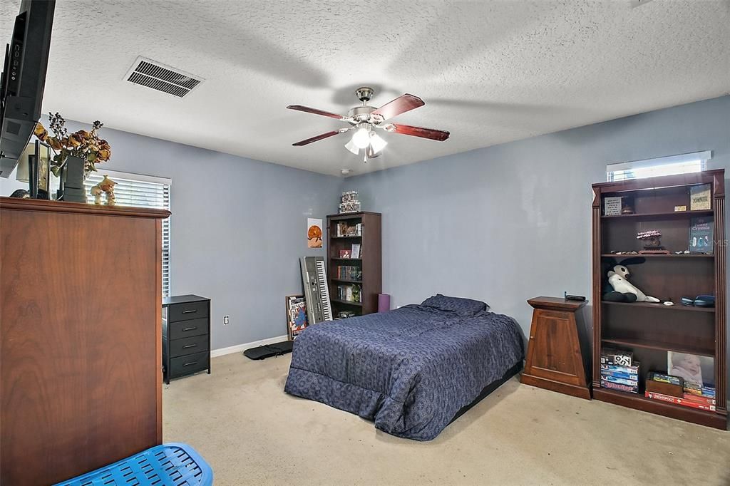 待售: $319,000 (4 贝兹, 2 浴室, 1772 平方英尺)