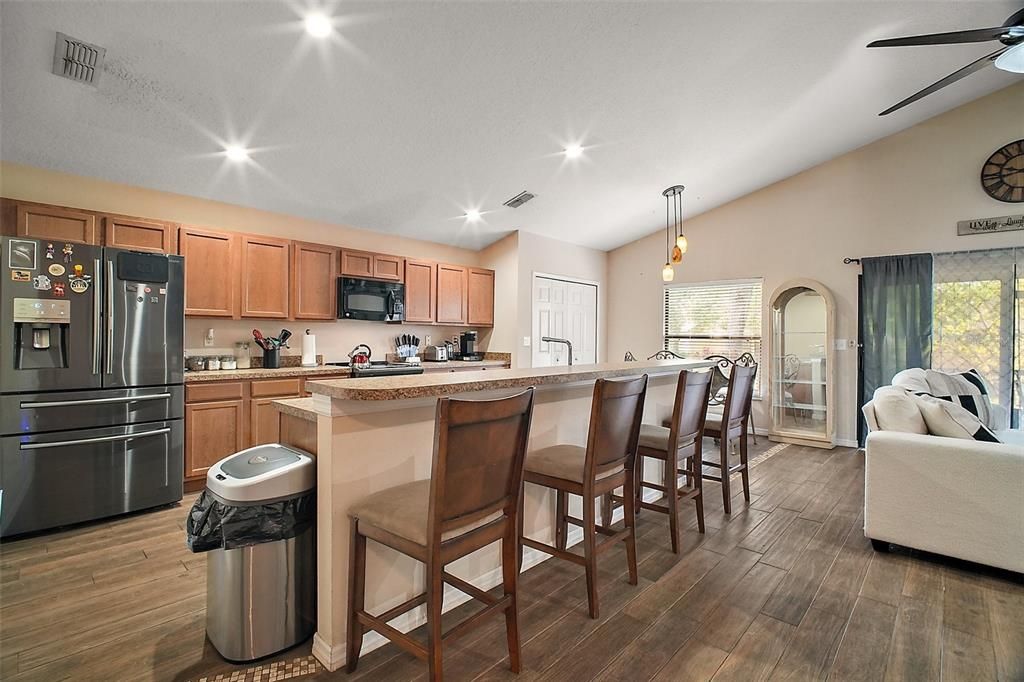 待售: $319,000 (4 贝兹, 2 浴室, 1772 平方英尺)