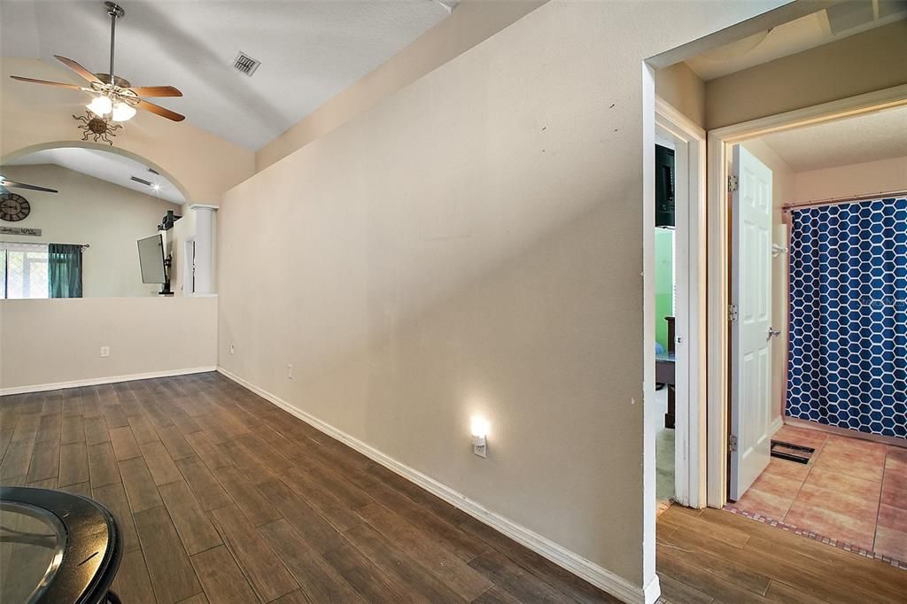 待售: $319,000 (4 贝兹, 2 浴室, 1772 平方英尺)