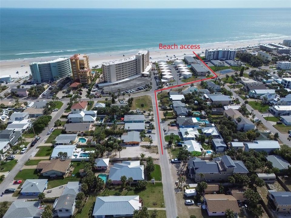 待售: $700,000 (0.14 acres)