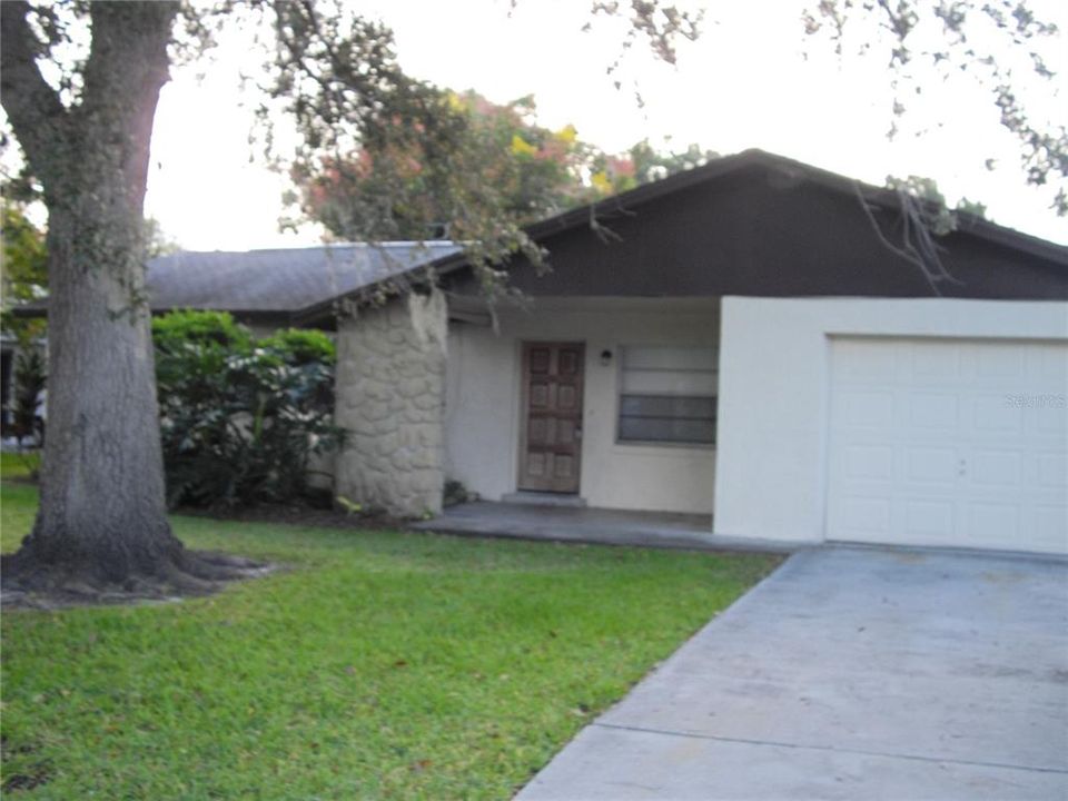 Recently Rented: $1,695 (2 beds, 2 baths, 1112 Square Feet)