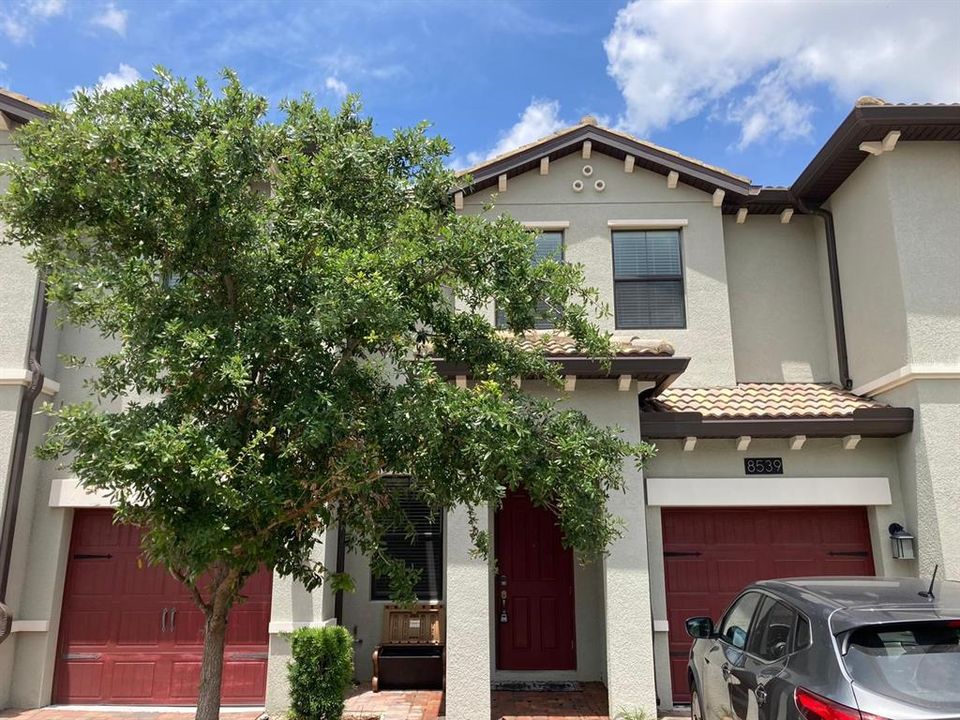 Recently Rented: $2,000 (3 beds, 2 baths, 1828 Square Feet)