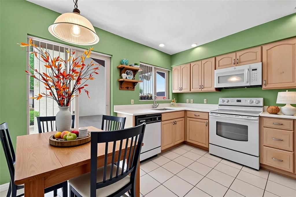 For Sale: $349,900 (3 beds, 2 baths, 2635 Square Feet)