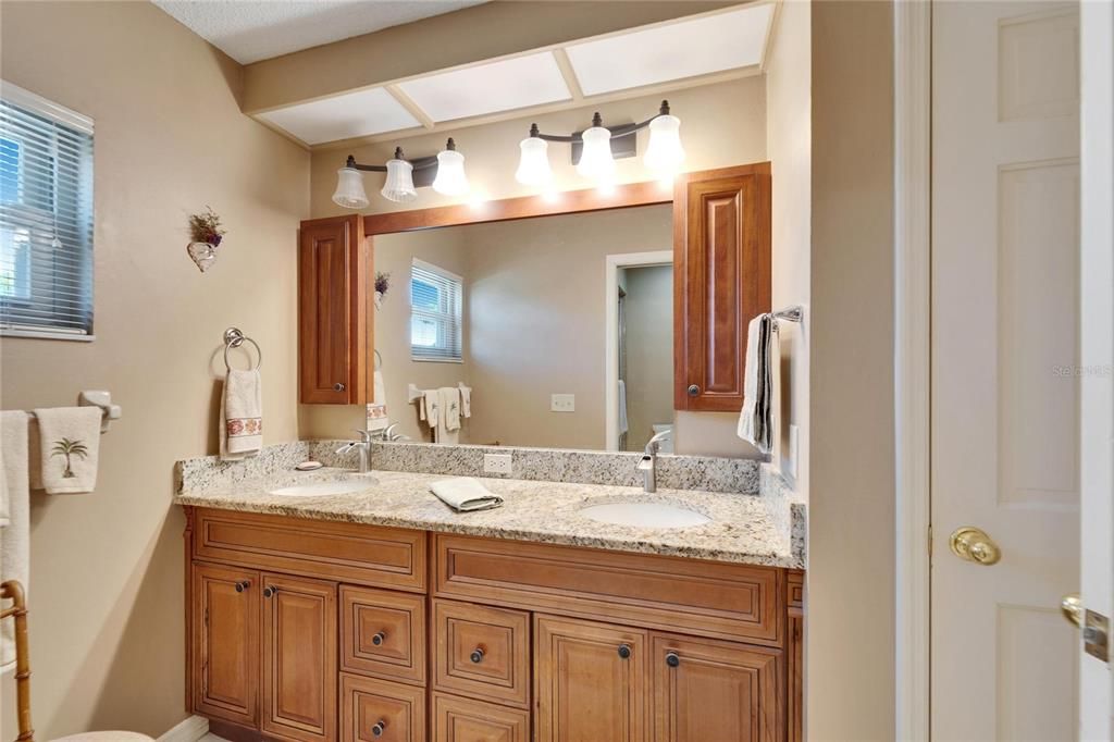 For Sale: $349,900 (3 beds, 2 baths, 2635 Square Feet)