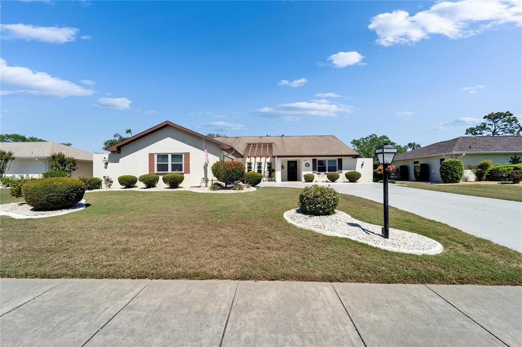 For Sale: $349,900 (3 beds, 2 baths, 2635 Square Feet)