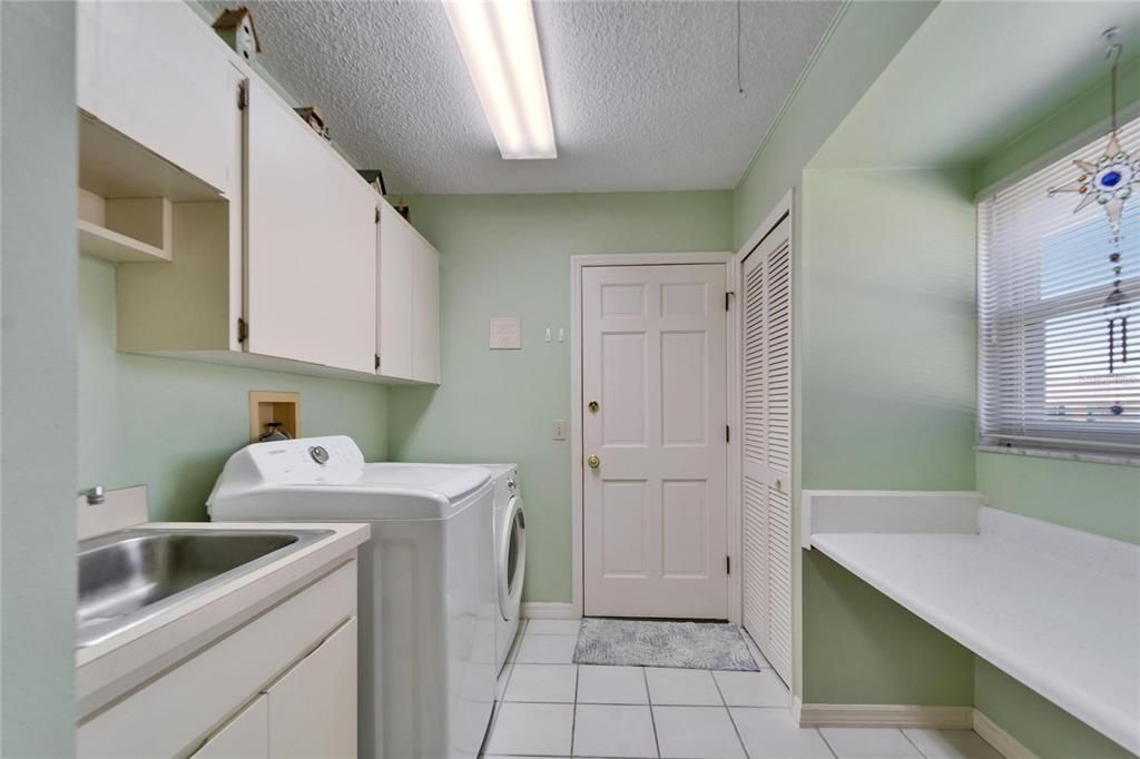 For Sale: $349,900 (3 beds, 2 baths, 2635 Square Feet)