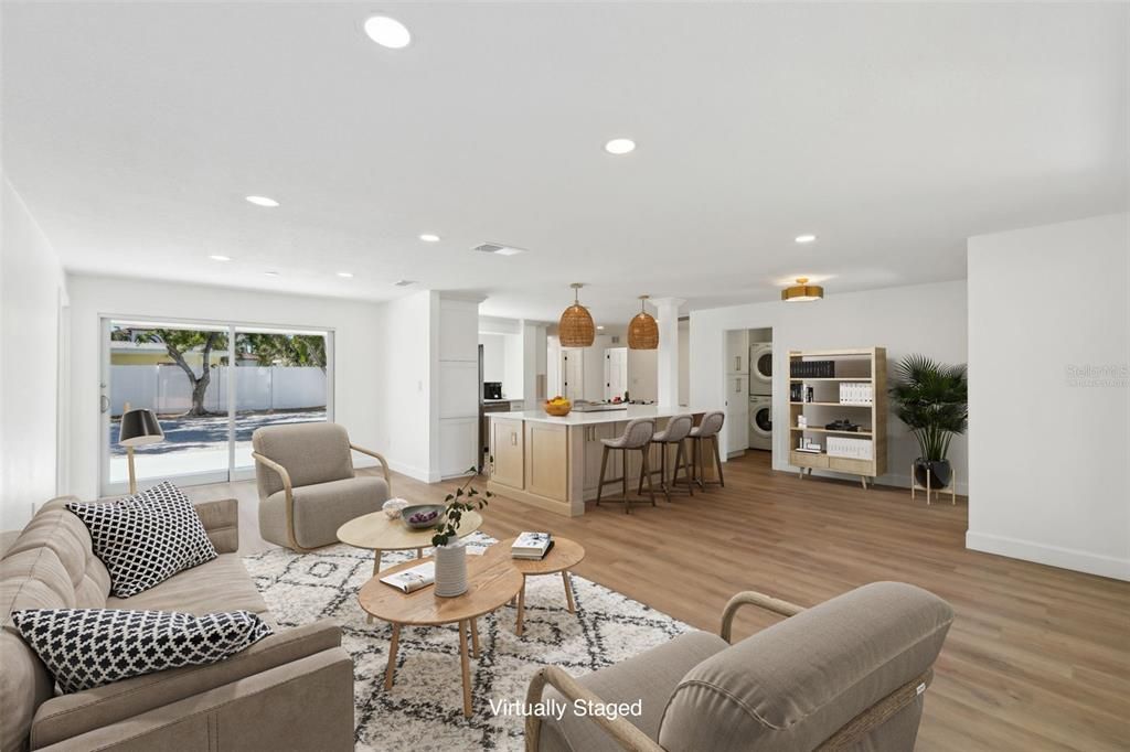 待售: $1,050,000 (4 贝兹, 2 浴室, 1815 平方英尺)