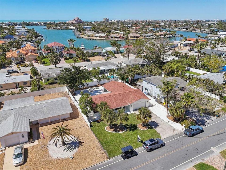 待售: $1,050,000 (4 贝兹, 2 浴室, 1815 平方英尺)