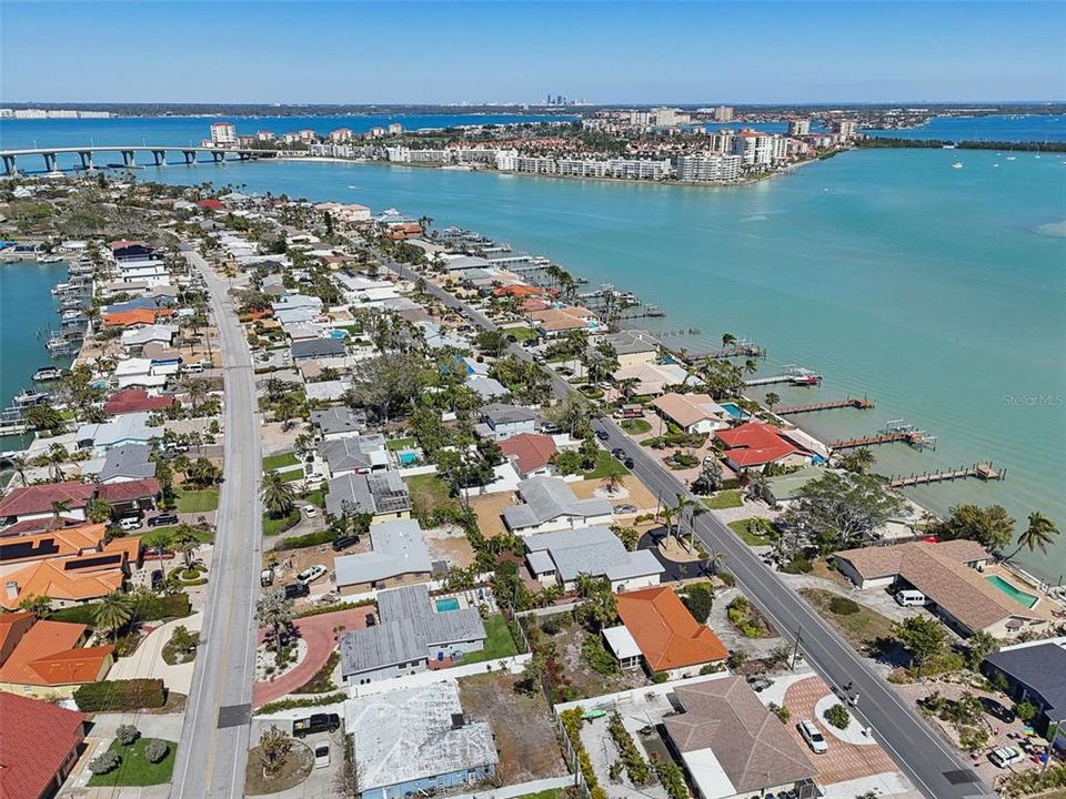 待售: $1,050,000 (4 贝兹, 2 浴室, 1815 平方英尺)