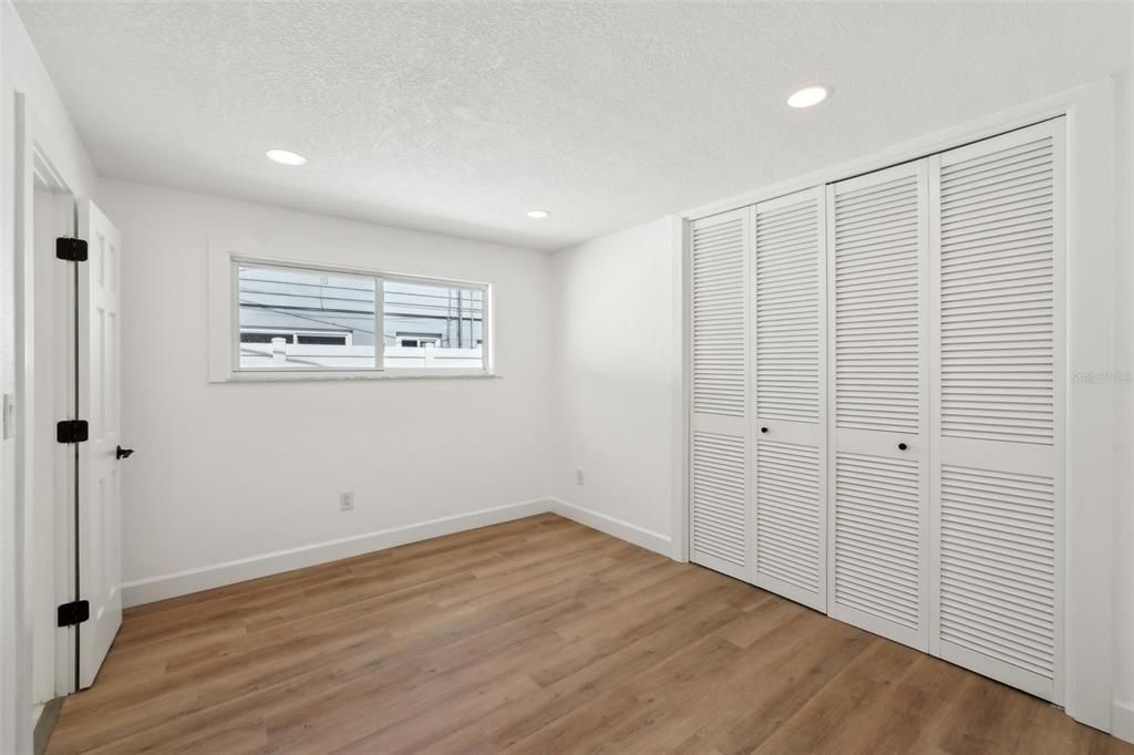 待售: $1,050,000 (4 贝兹, 2 浴室, 1815 平方英尺)