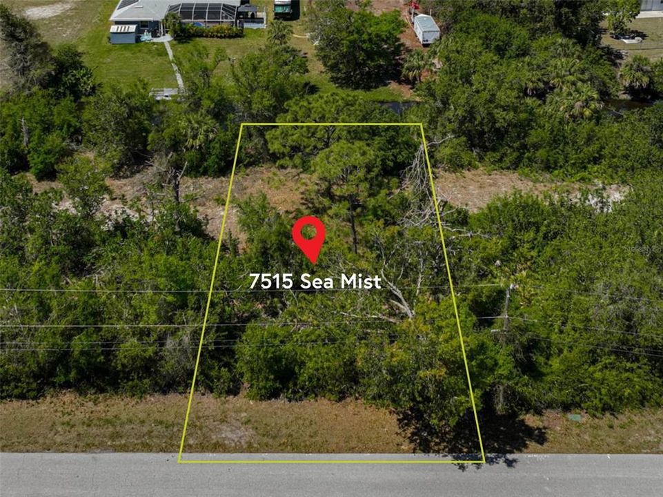 Conveniently located just minutes from Port Charlotte Beach Park, Fishermen’s Village in Punta Gorda.