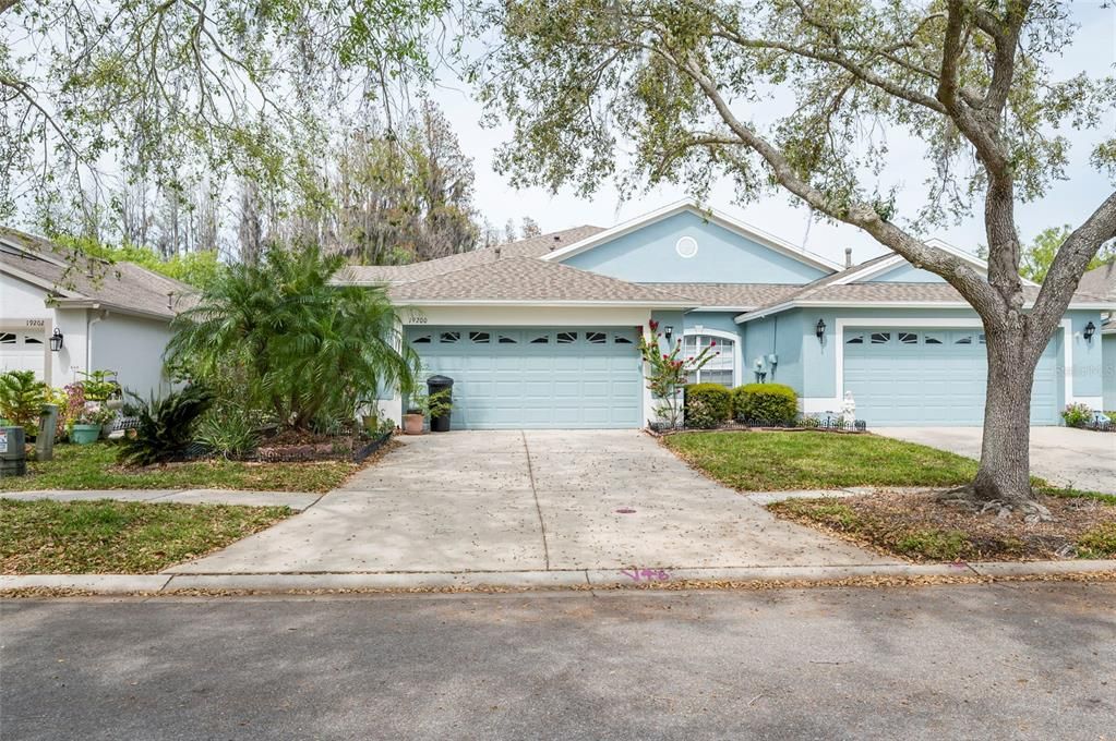 最近售出: $305,000 (2 贝兹, 2 浴室, 1557 平方英尺)