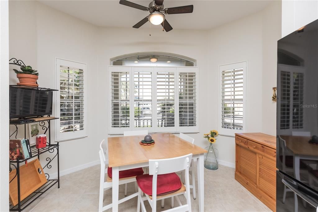 Active With Contract: $410,000 (3 beds, 2 baths, 1642 Square Feet)