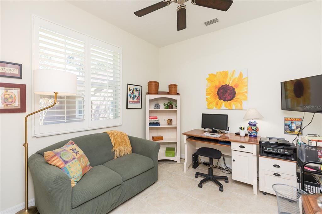 Active With Contract: $410,000 (3 beds, 2 baths, 1642 Square Feet)