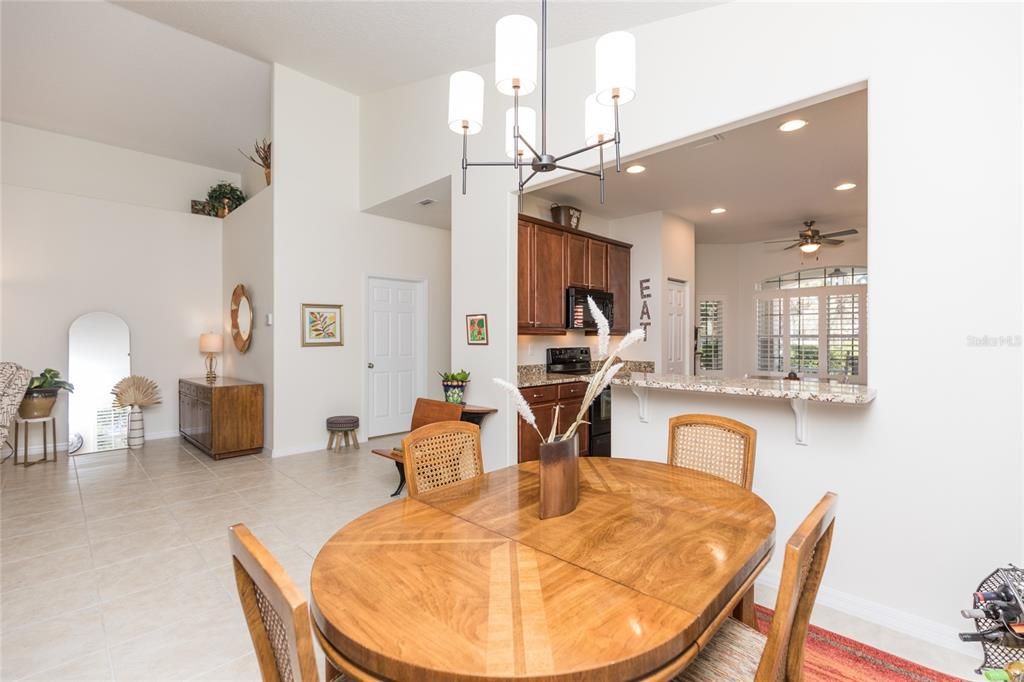 Active With Contract: $410,000 (3 beds, 2 baths, 1642 Square Feet)