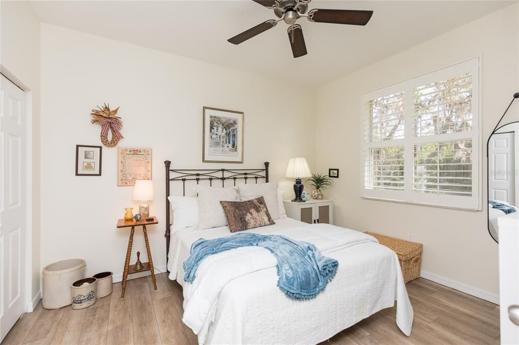 Active With Contract: $410,000 (3 beds, 2 baths, 1642 Square Feet)