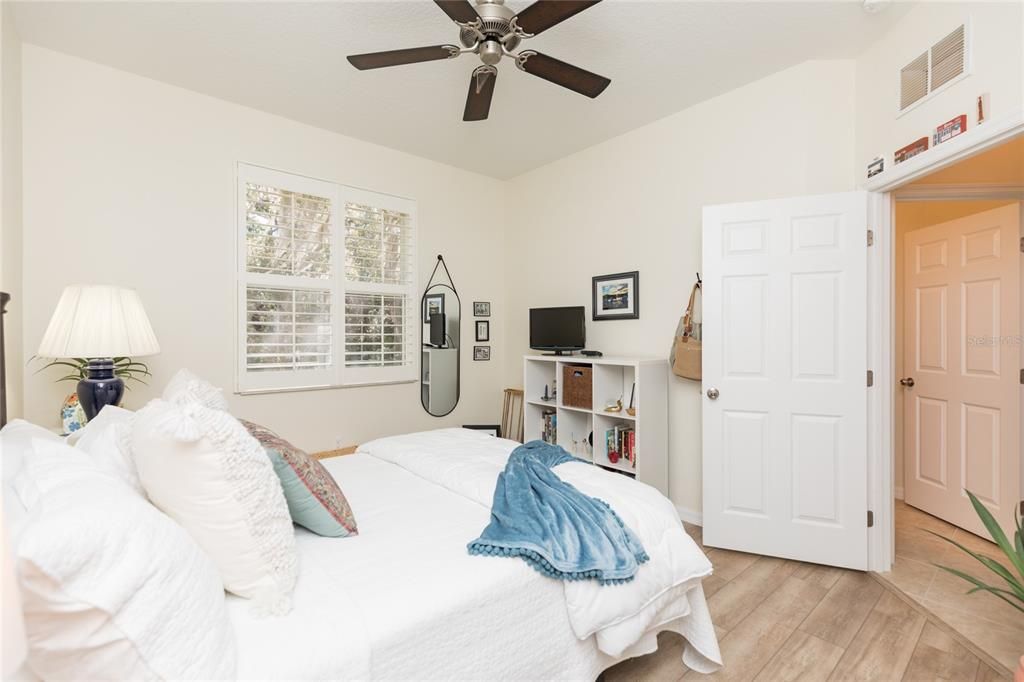 Active With Contract: $410,000 (3 beds, 2 baths, 1642 Square Feet)