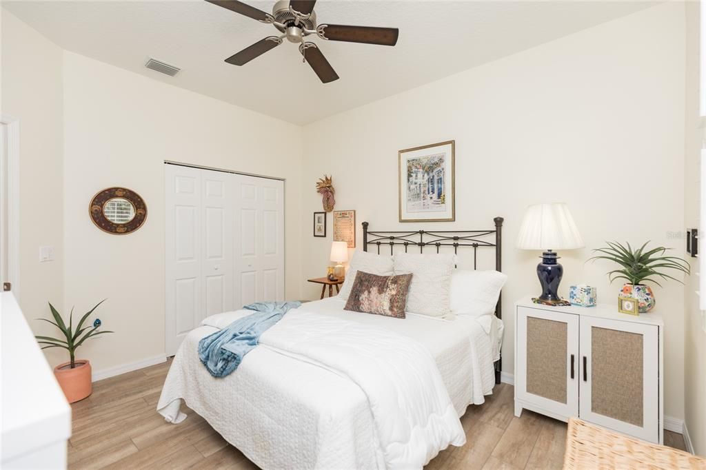 Active With Contract: $410,000 (3 beds, 2 baths, 1642 Square Feet)