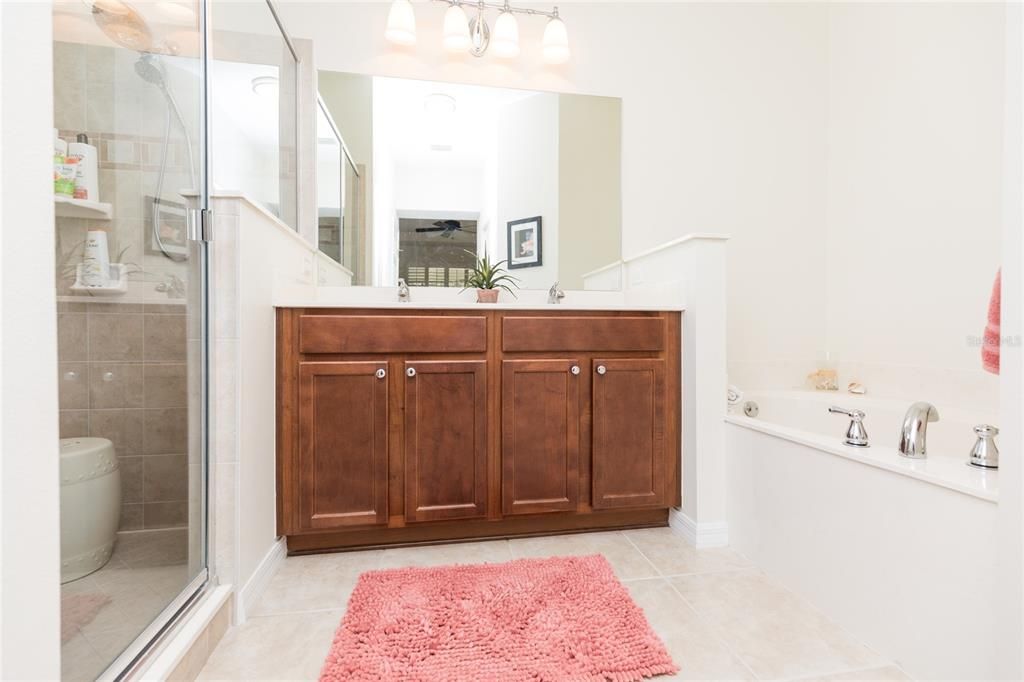 Active With Contract: $410,000 (3 beds, 2 baths, 1642 Square Feet)