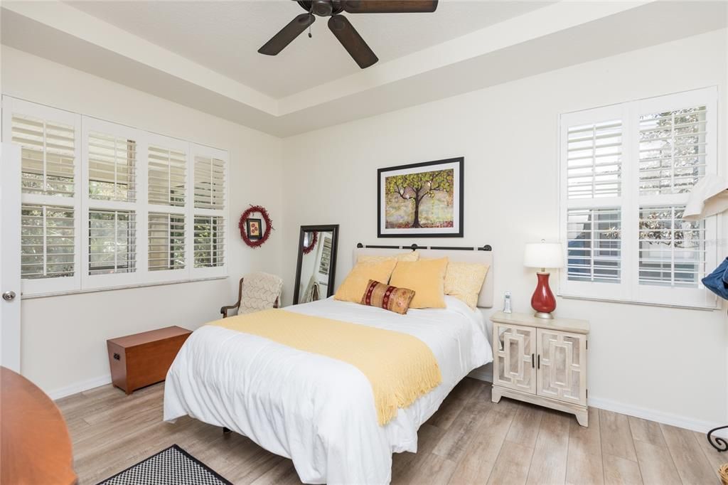 Active With Contract: $410,000 (3 beds, 2 baths, 1642 Square Feet)