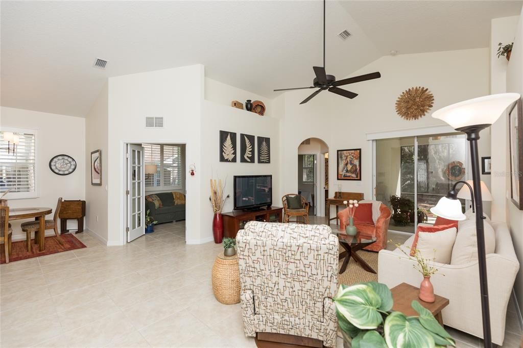 Active With Contract: $410,000 (3 beds, 2 baths, 1642 Square Feet)