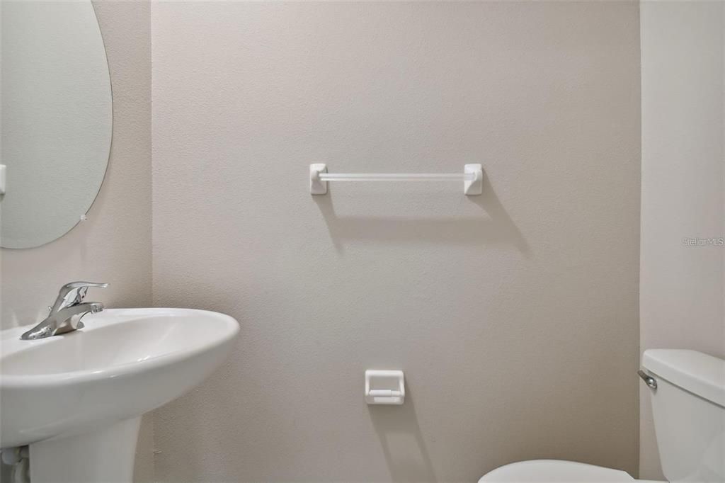 合同活跃: $269,900 (3 贝兹, 2 浴室, 1634 平方英尺)