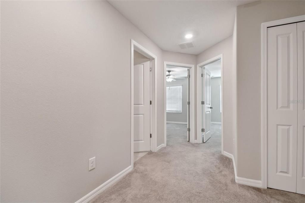 合同活跃: $269,900 (3 贝兹, 2 浴室, 1634 平方英尺)