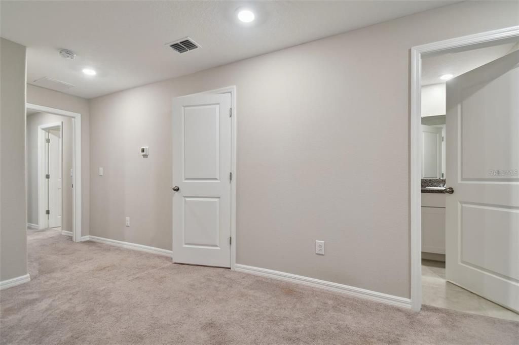 合同活跃: $269,900 (3 贝兹, 2 浴室, 1634 平方英尺)