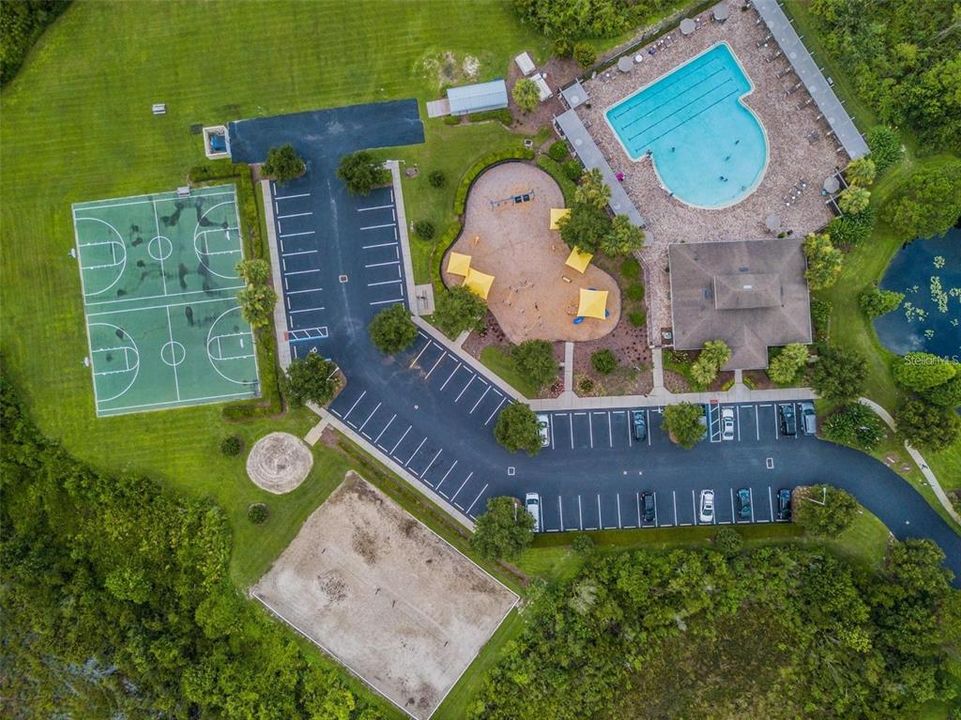 合同活跃: $269,900 (3 贝兹, 2 浴室, 1634 平方英尺)