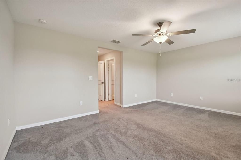 合同活跃: $269,900 (3 贝兹, 2 浴室, 1634 平方英尺)