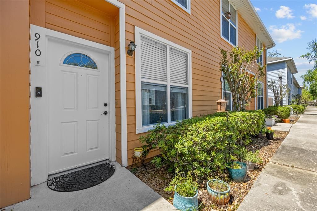 Recently Sold: $189,000 (2 beds, 2 baths, 1176 Square Feet)