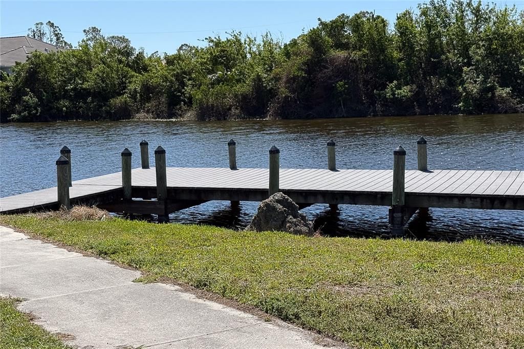 Activo con contrato: $112,000 (2 camas, 2 baños, 1068 Pies cuadrados)