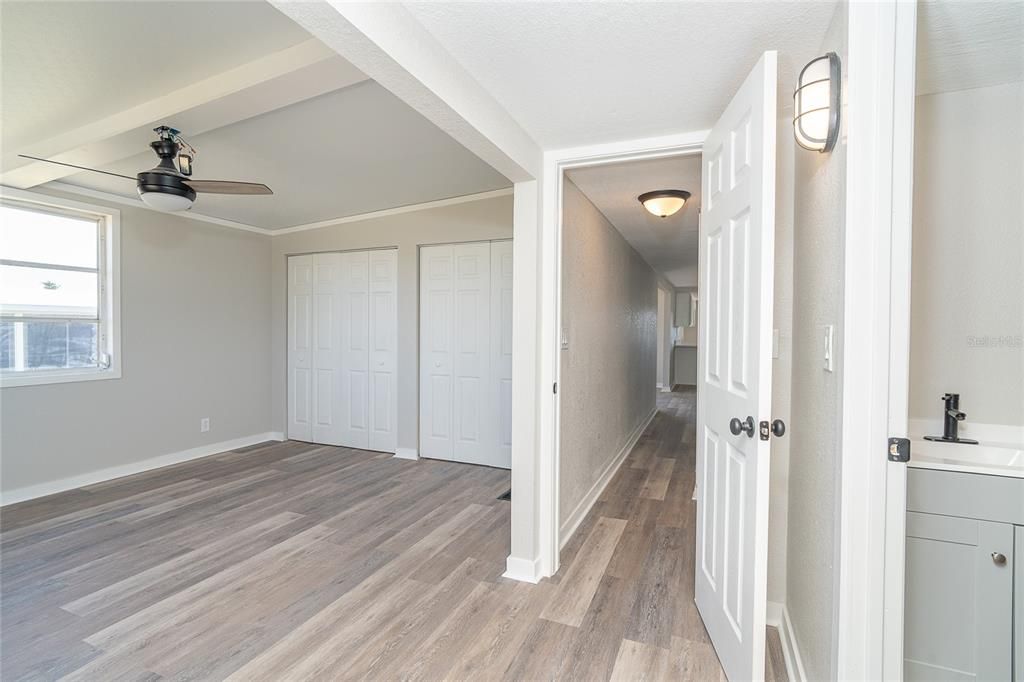 Activo con contrato: $112,000 (2 camas, 2 baños, 1068 Pies cuadrados)