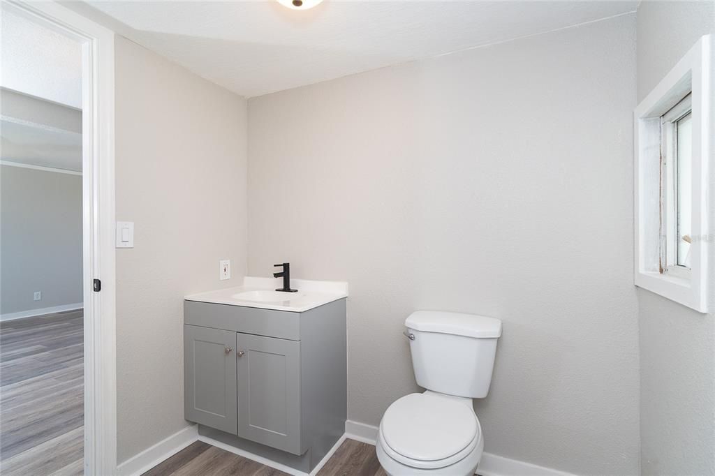 Activo con contrato: $112,000 (2 camas, 2 baños, 1068 Pies cuadrados)