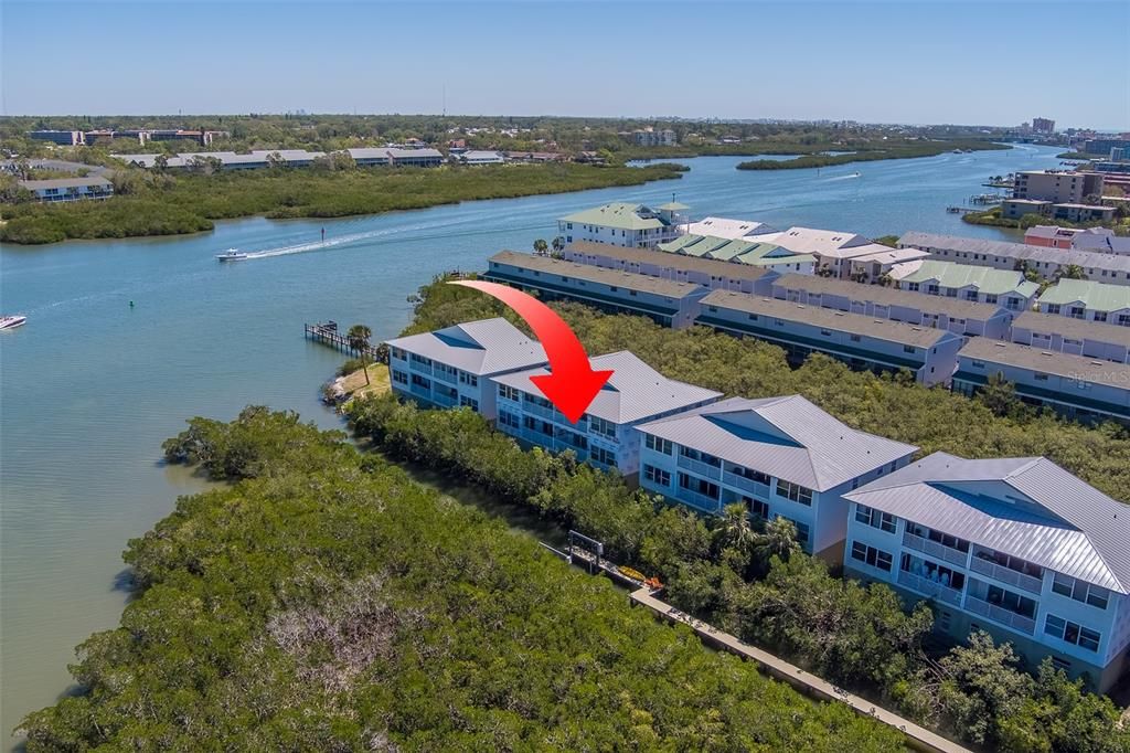 合同活跃: $575,000 (2 贝兹, 2 浴室, 1390 平方英尺)