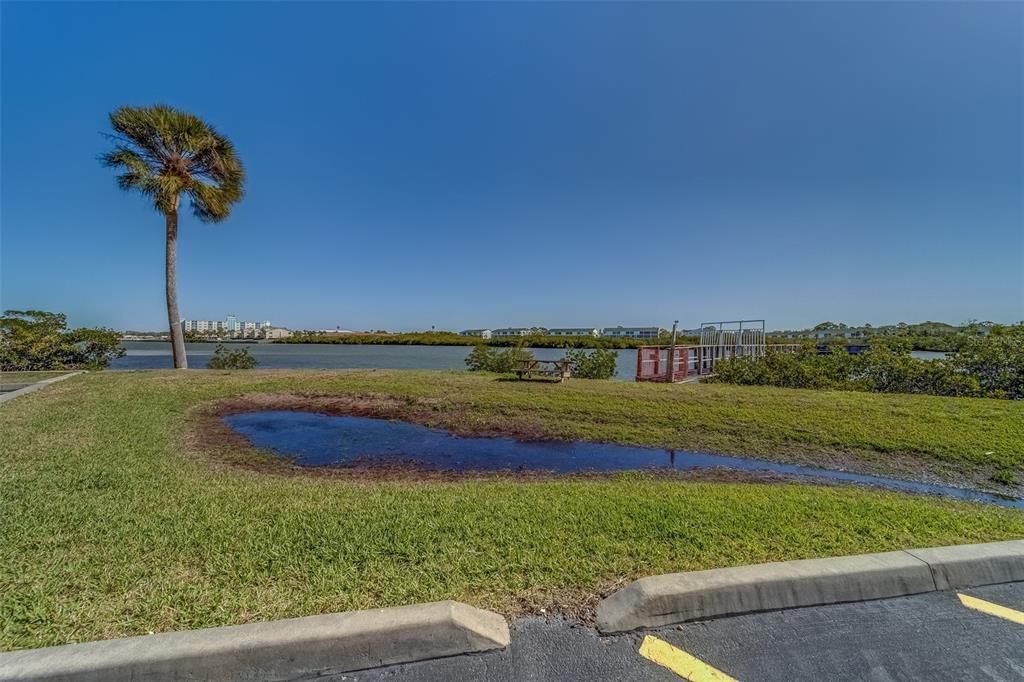 合同活跃: $575,000 (2 贝兹, 2 浴室, 1390 平方英尺)