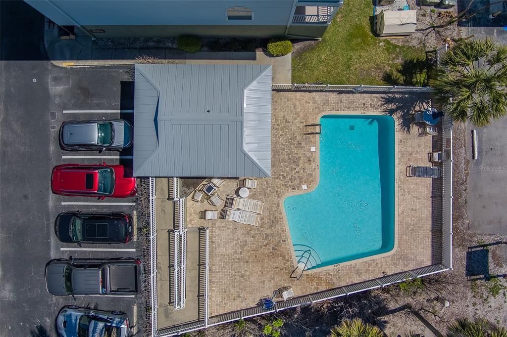 合同活跃: $575,000 (2 贝兹, 2 浴室, 1390 平方英尺)