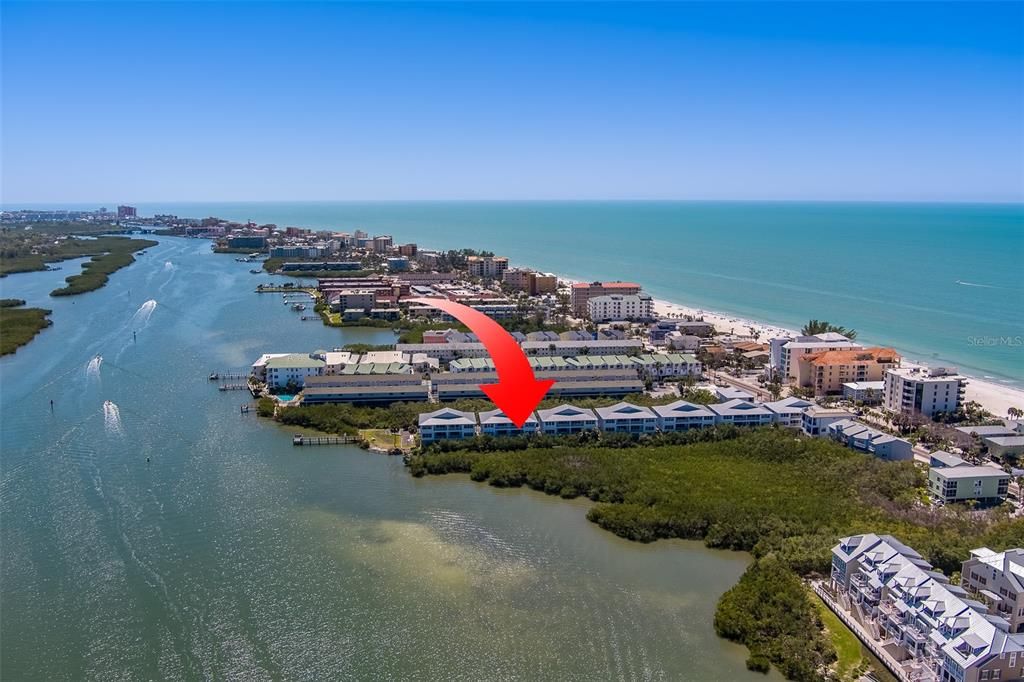 合同活跃: $575,000 (2 贝兹, 2 浴室, 1390 平方英尺)